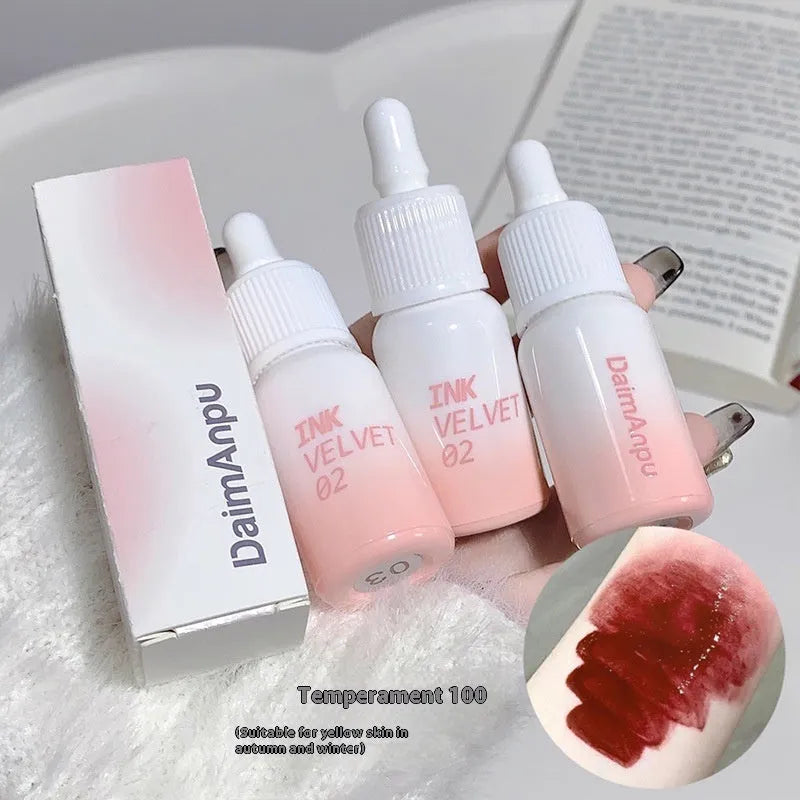 Mirror Lip Lacquer tube in 3.5g size with four shade options showing moisturising non-fade properties
