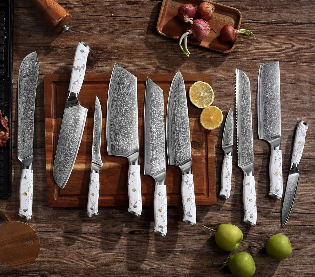 Damascus pattern VG10 steel chef knife with 21cm blade and 11cm handle