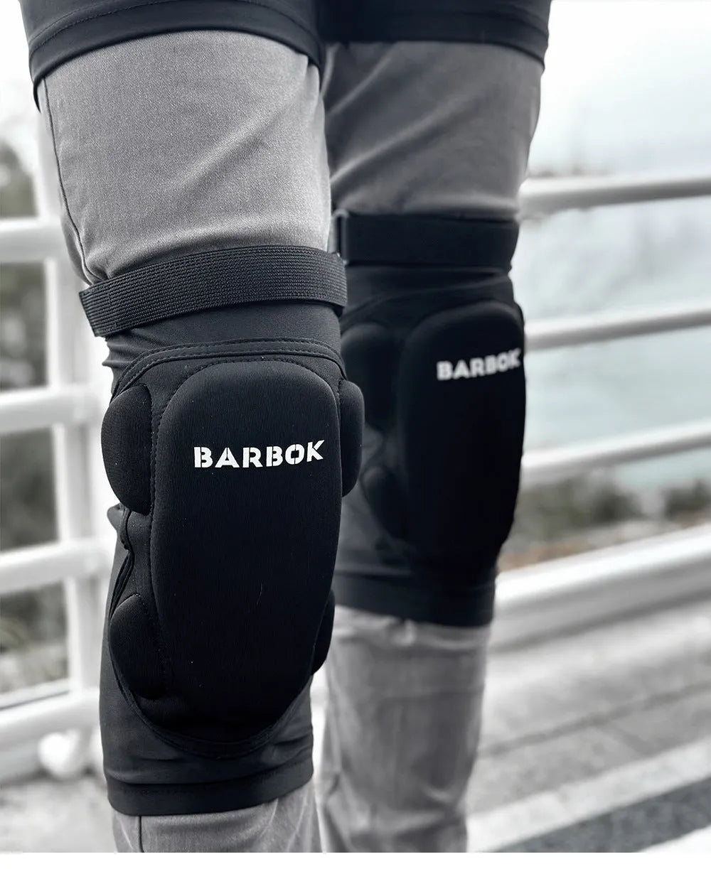 Black spandex hip protection pants with NBR foam padding for roller skating and skateboarding safety
