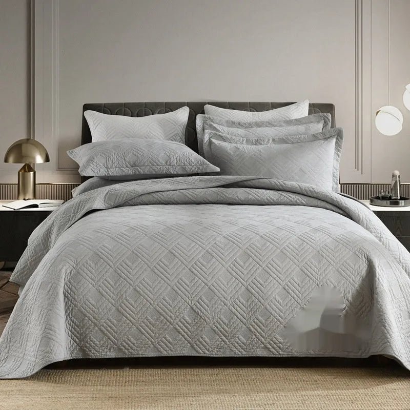 Pure cotton reversible bedspread bedding set with embroidery detailing in beige and yellow Damascus pattern