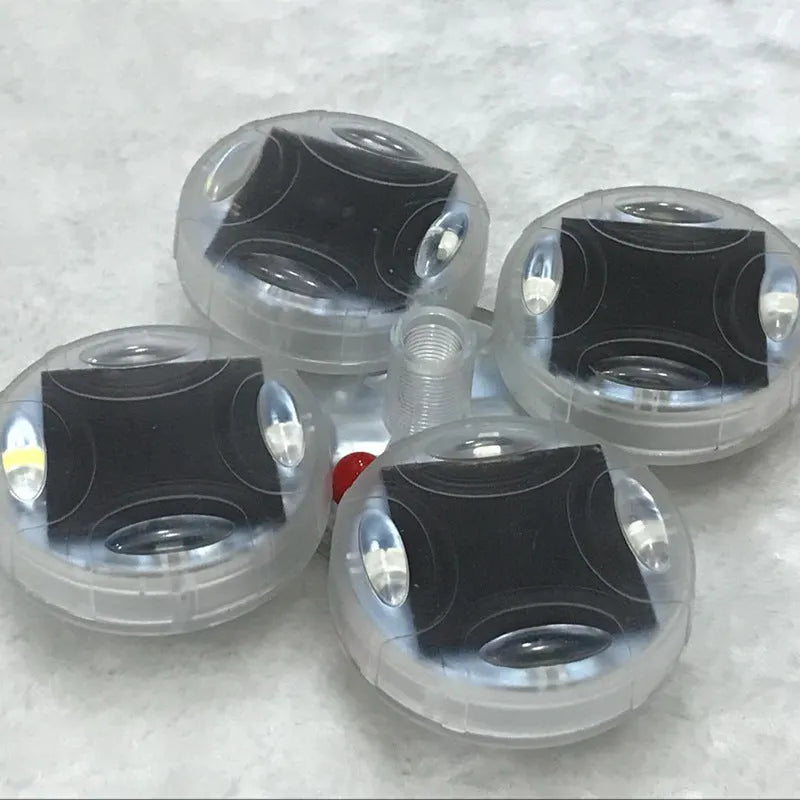 Solar-powered colourful LED hub decorative lights for vehicle wheels with multiple flash modes