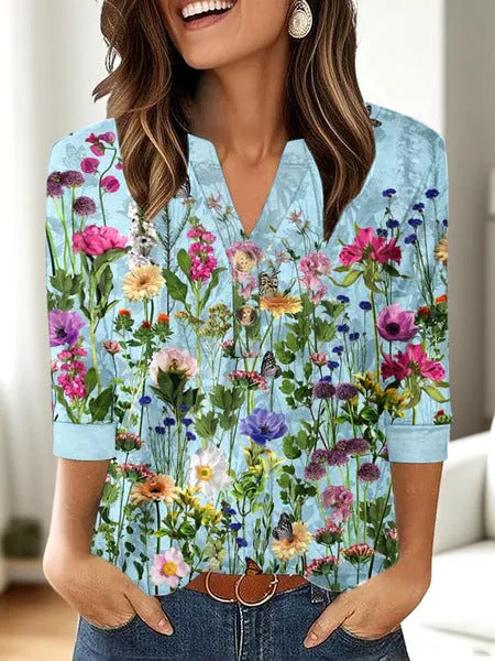 Women's casual V-neck top with 3D printed pattern in loose fit style