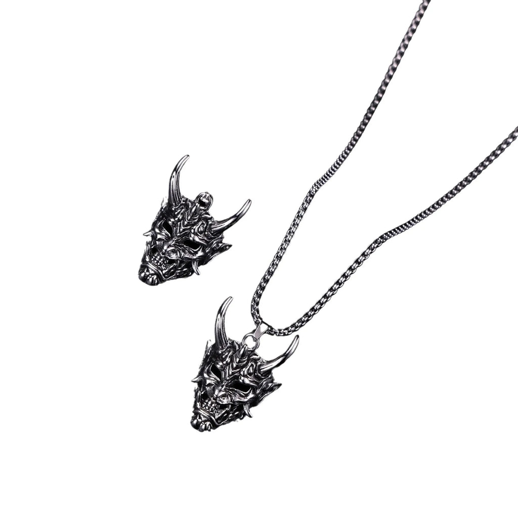 Men's vintage silver necklace with substantial zinc alloy pendant measuring 40mm