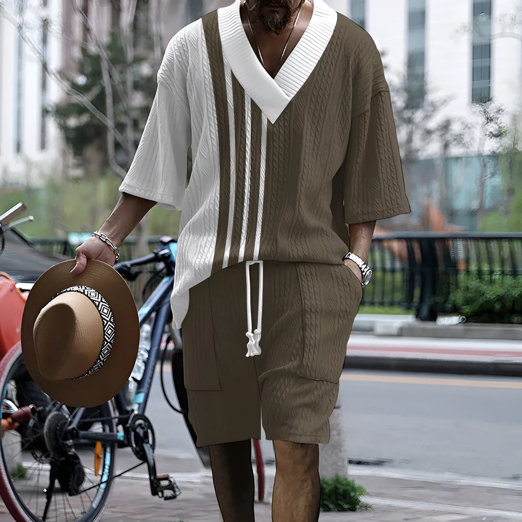 Men's casual knitted shorts suit set with short sleeves and drop-shoulder design