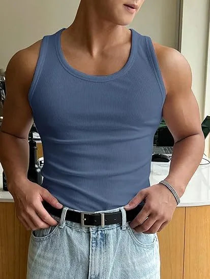 Men's tight-fitting round neck fitness T-shirt in black, made from polyester with a wool lining.