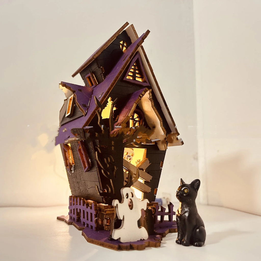 Wooden DIY haunted house decoration kit for Halloween with dimensions 14cm by 10.5cm by 19cm