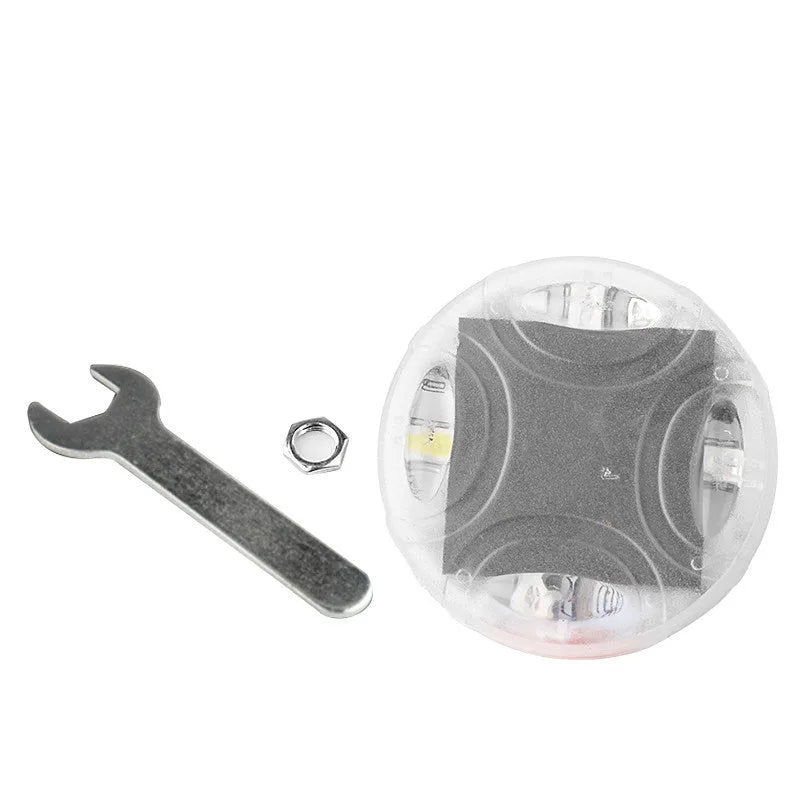 Solar-powered colourful LED hub decorative lights for vehicle wheels with multiple flash modes