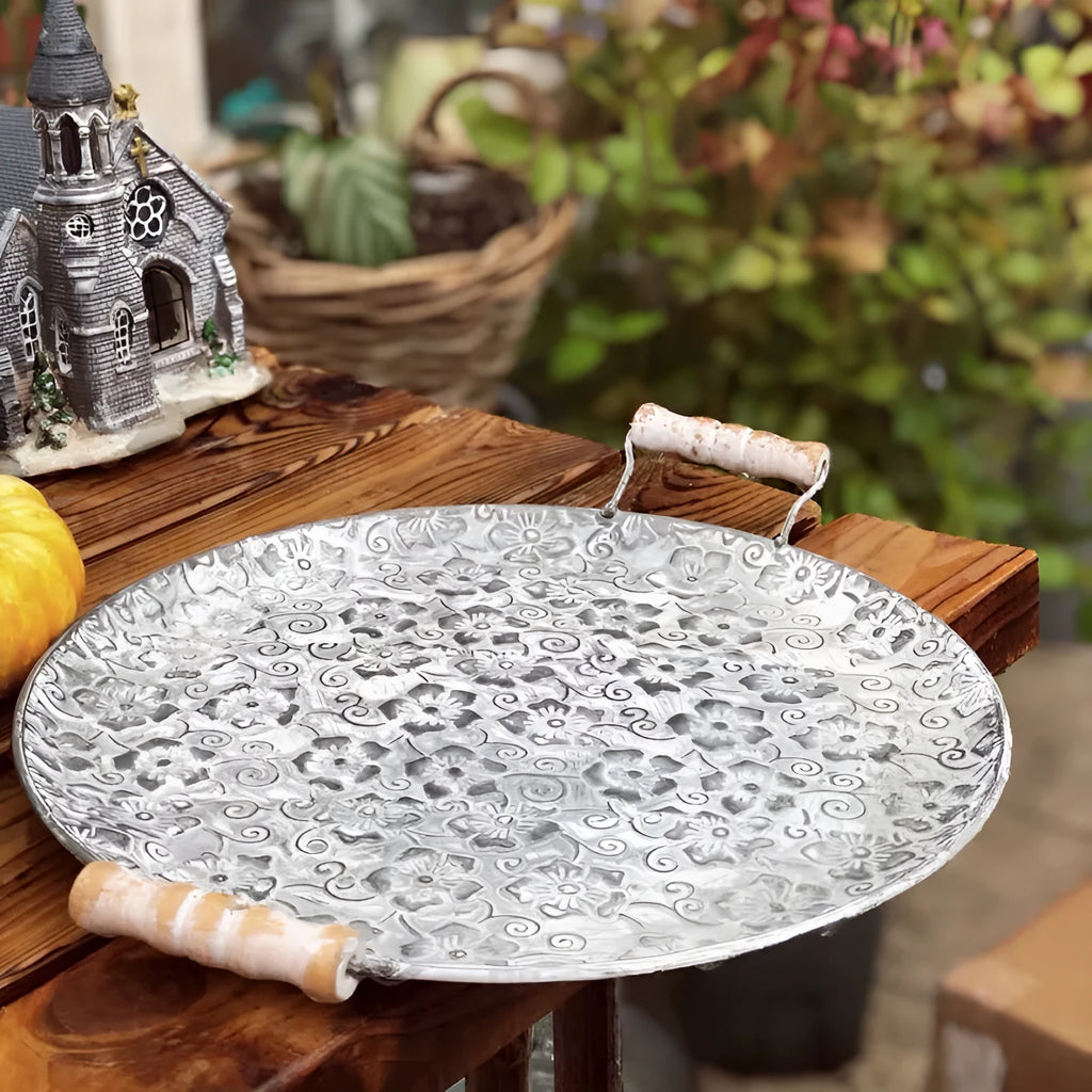 Round wrought iron storage tray in European style with two size options