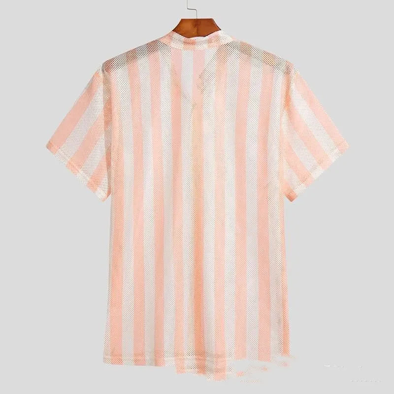 Pink men's loose-fit waffle texture short-sleeve casual shirt on a hanger
