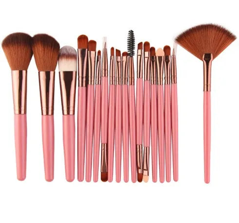 MAANGE 18 piece makeup brush set with fan-shaped brushes for contouring and blending