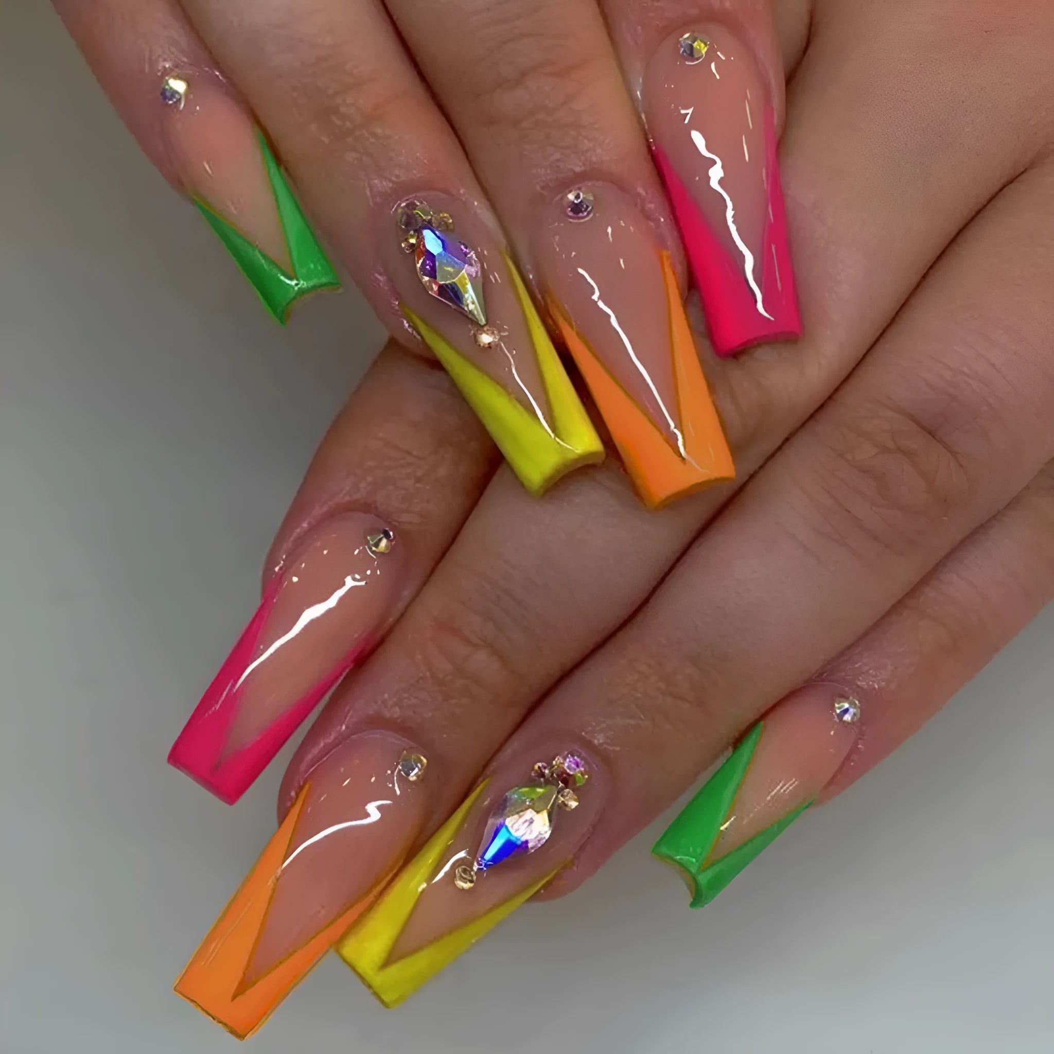 Detachable diamond colour French nail tips with cartoon and love pattern armour kit.
