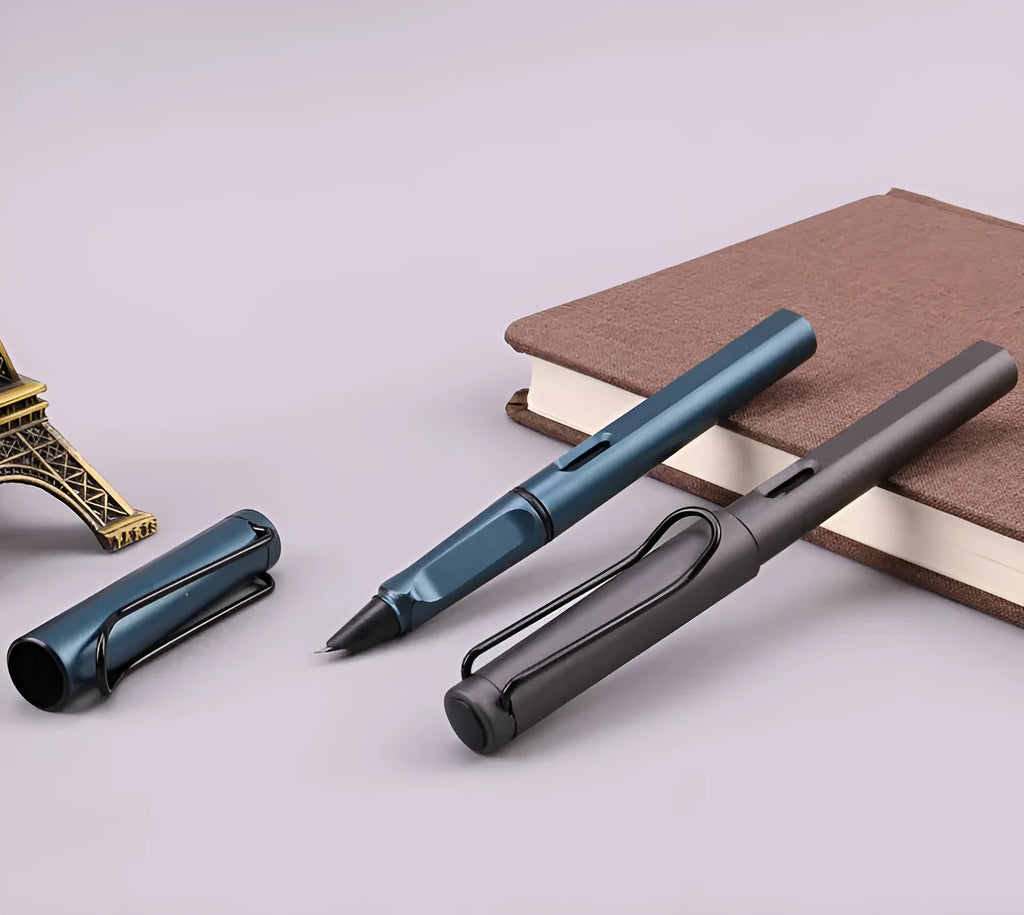 Black or blue frosted ink bag fountain pen with choice of 0.38mm or 0.5mm nib, shown with dimensions.