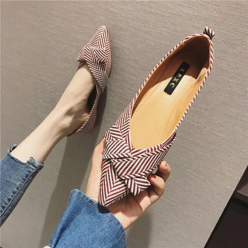 Women's pointed shallow mouth shoes in black and red with cotton uppers and low flat heels