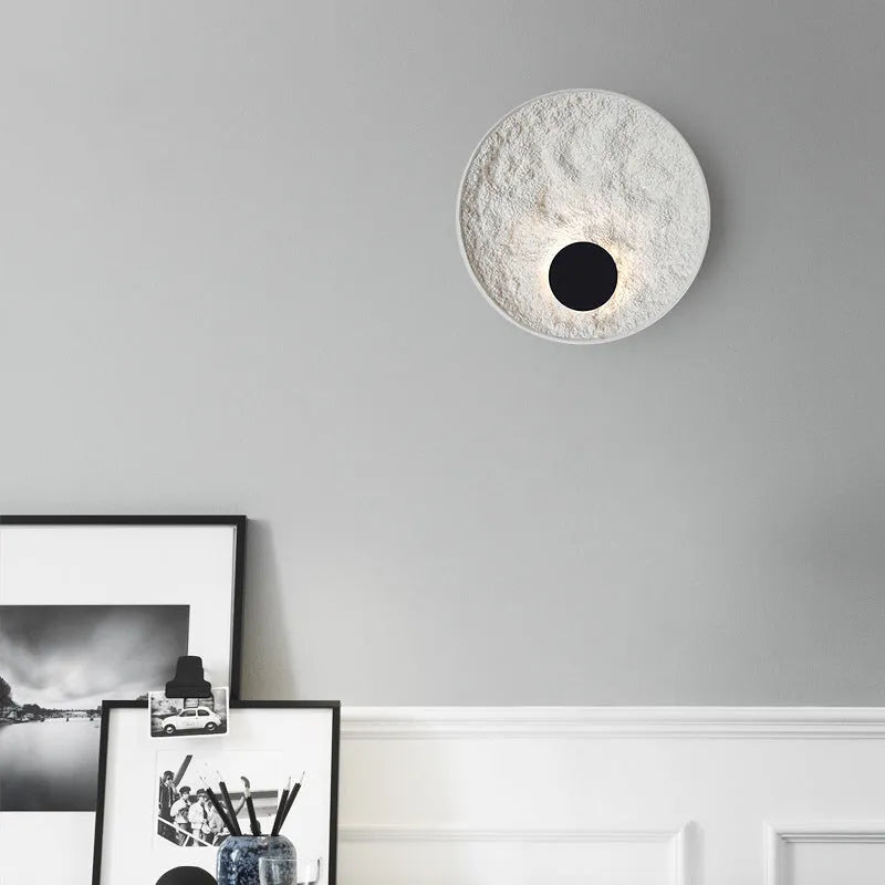 White iron wall lamp in modern design available in 300mm and 500mm sizes