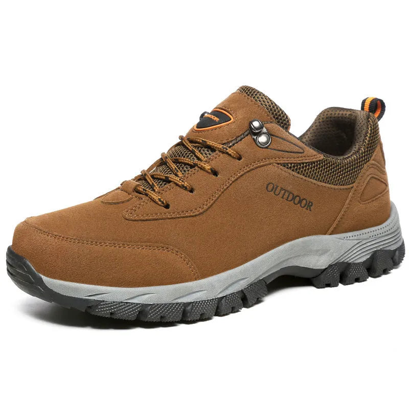 Men's low-cut outdoor hiking shoe in army green with mesh upper and viscose sole.