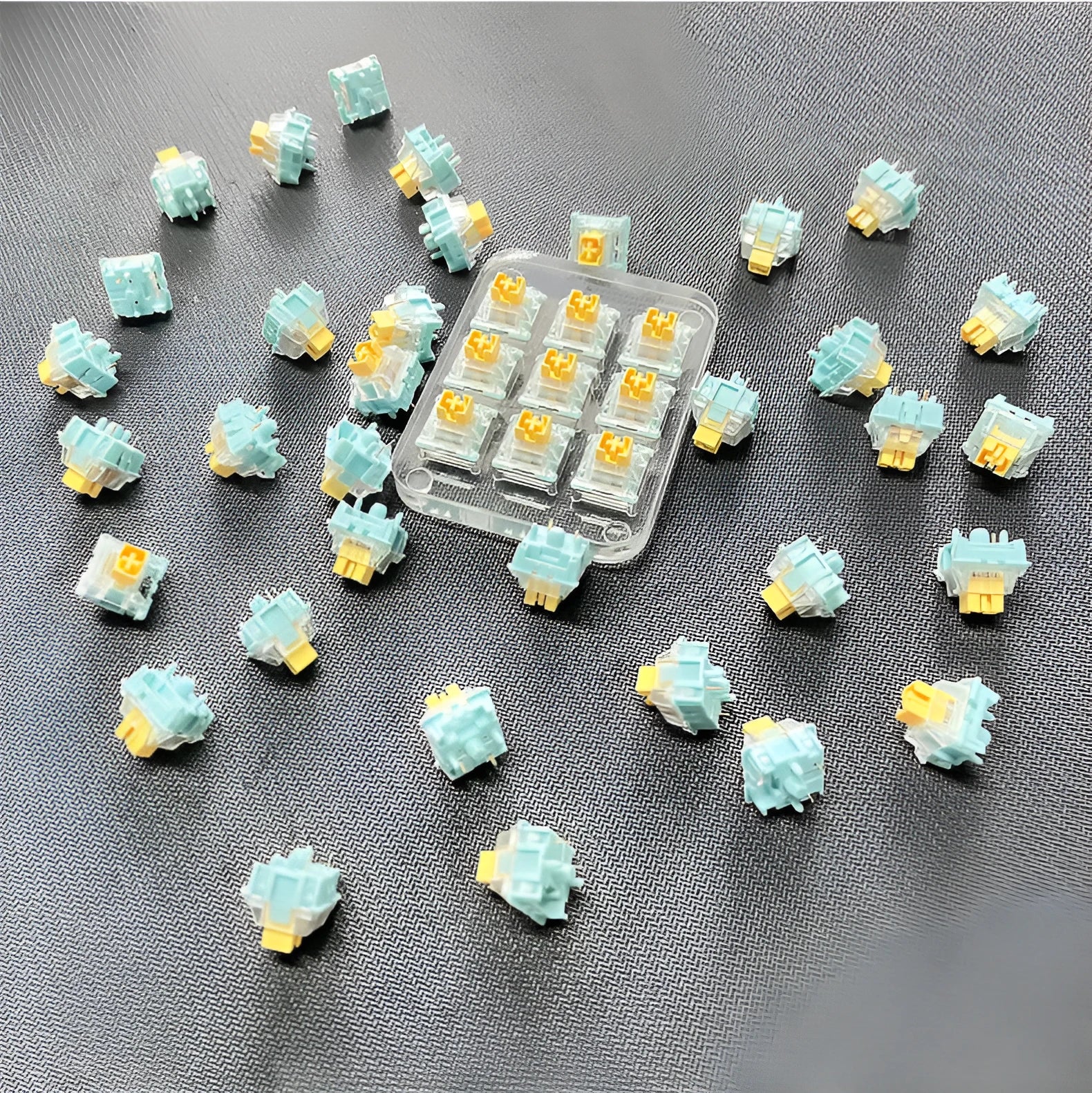 Tiger Mo Sea Salt Lemon PRO mute keyboard shaft stabilisers, set of 36 pieces.
