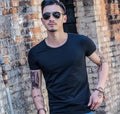 Men's solid colour short sleeve T-shirt made from bamboo fibre and polyester.