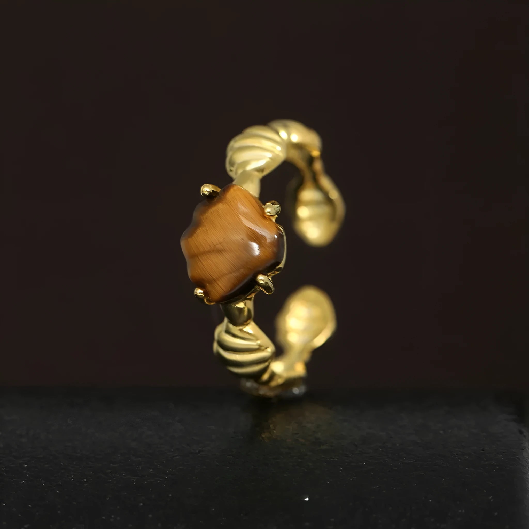 Women's adjustable silver ring with shell design in white gold or 18K gold colour finishes