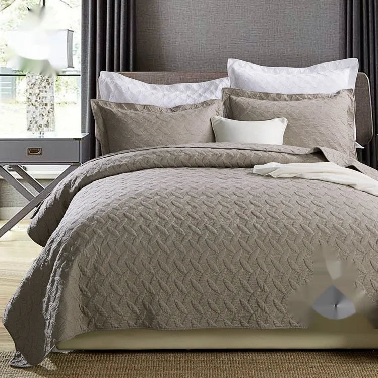 Pure cotton reversible bedspread bedding set with embroidery detailing in beige and yellow Damascus pattern