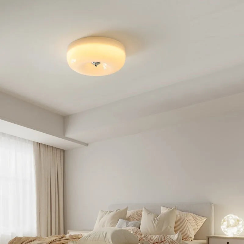 Cream style American design ceiling light with three-colour light, available in 30cm and 40cm diameters