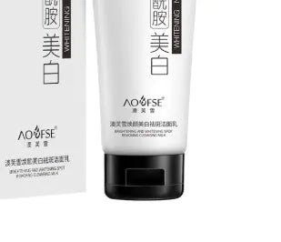 White packaged 100ml whitening and freckle removing facial cleanser for men and women