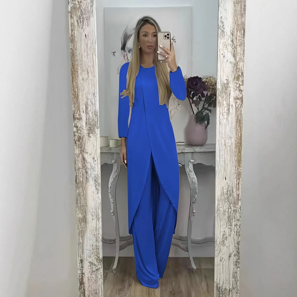 Casual long sleeve two-piece lounge set with round neck and matching trousers in polyester fabric