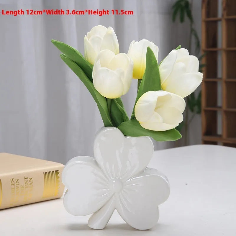 Clover-shaped ceramic vase in European style with white porcelain and colour options