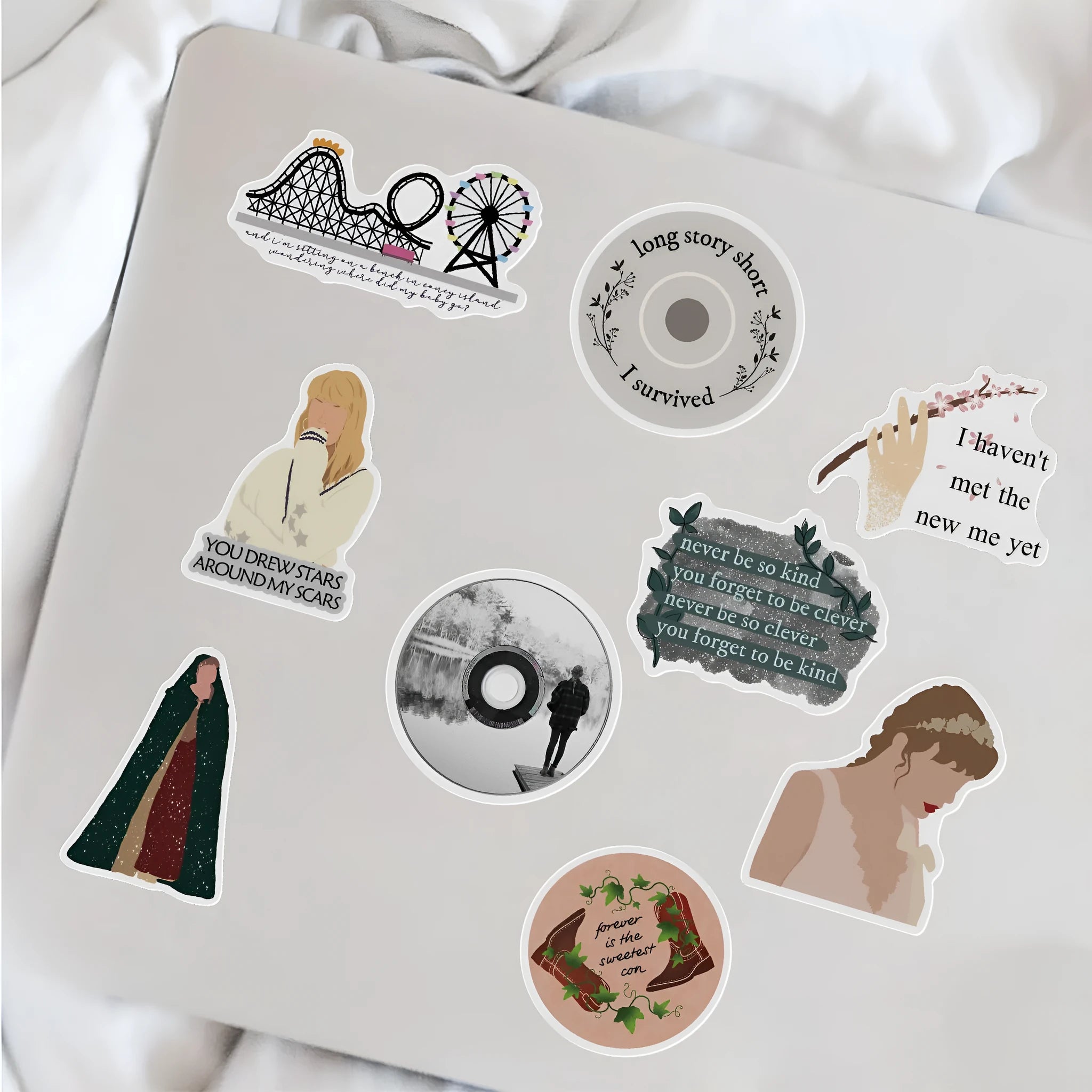 50 sheets of waterproof stickers with graffiti cartoon designs for luggage and notebook decoration, 4-6cm size