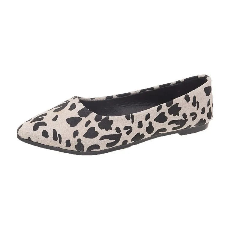 Women's leopard print flat pumps with pointed toe design and low 1-3cm heel