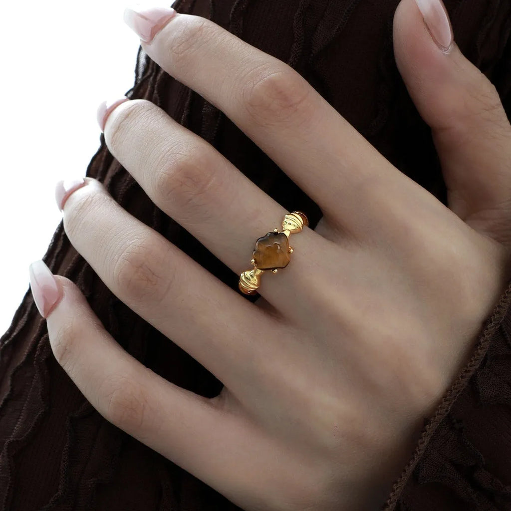 Women's adjustable silver ring with shell design in white gold or 18K gold colour finishes