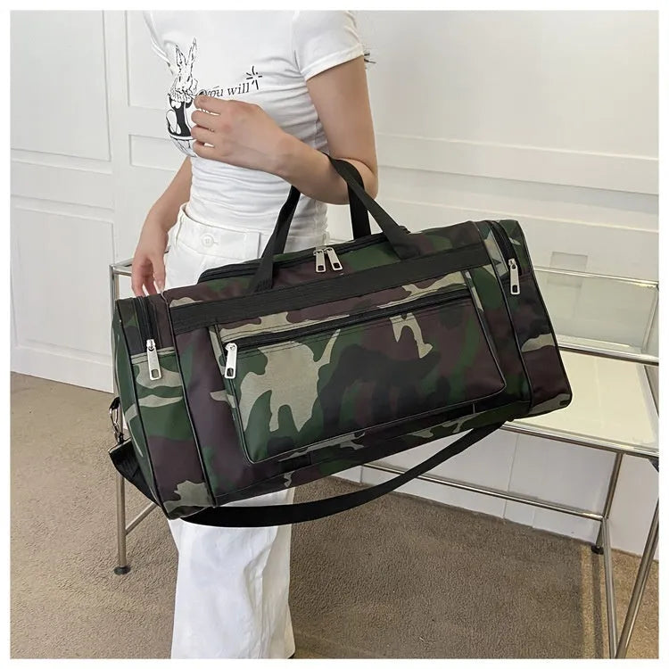 Camouflage waterproof luggage bag with 20-litre capacity and polyester stripe lining