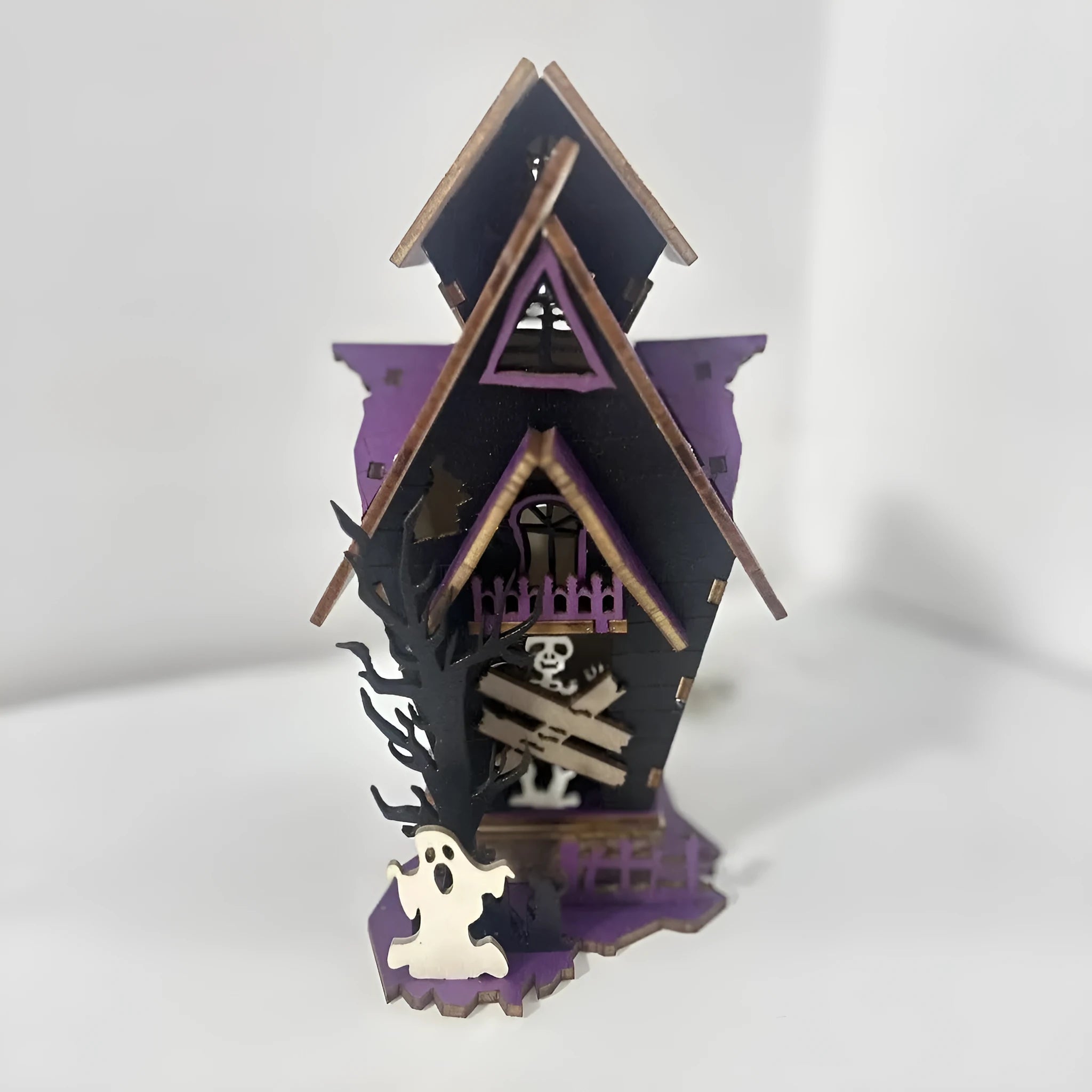 Wooden DIY haunted house decoration kit for Halloween with dimensions 14cm by 10.5cm by 19cm