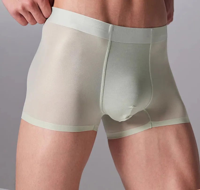 Men's large size seamless antibacterial fitness shorts in four colour options