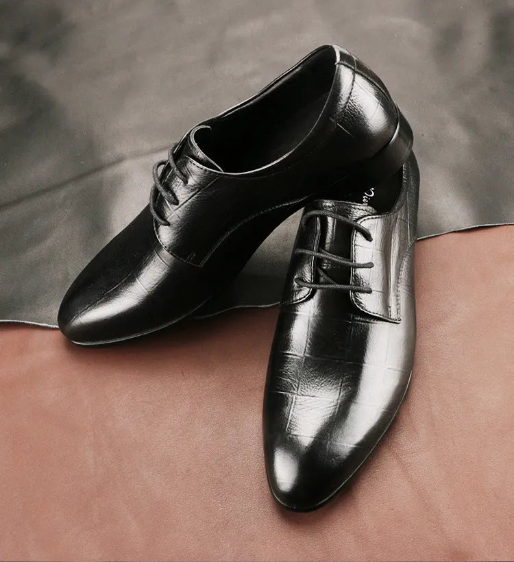 Men's black leather derby shoes with checkered pattern and pointed toe on antiskid rubber sole