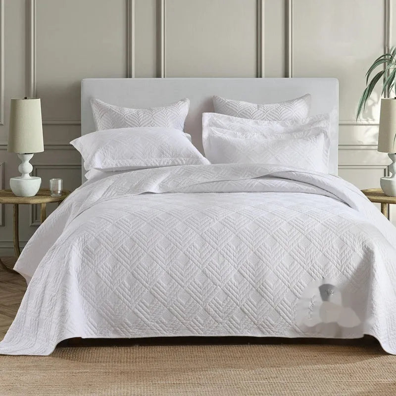 Pure cotton reversible bedspread bedding set with embroidery detailing in beige and yellow Damascus pattern