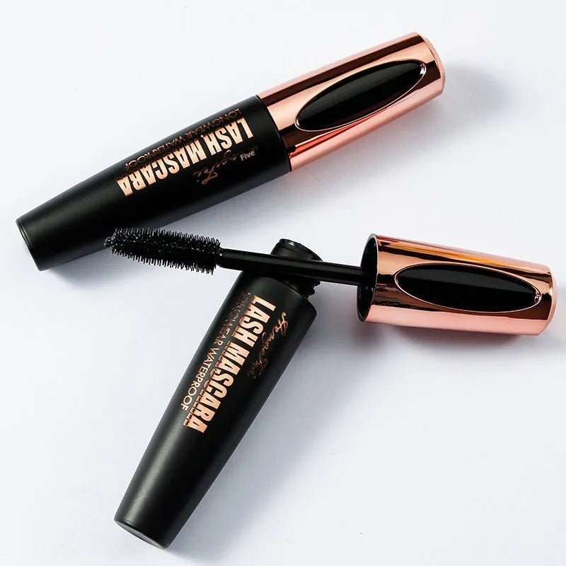 Black waterproof mascara tube for long curling, sweat-proof, and smudge-resistant wear.