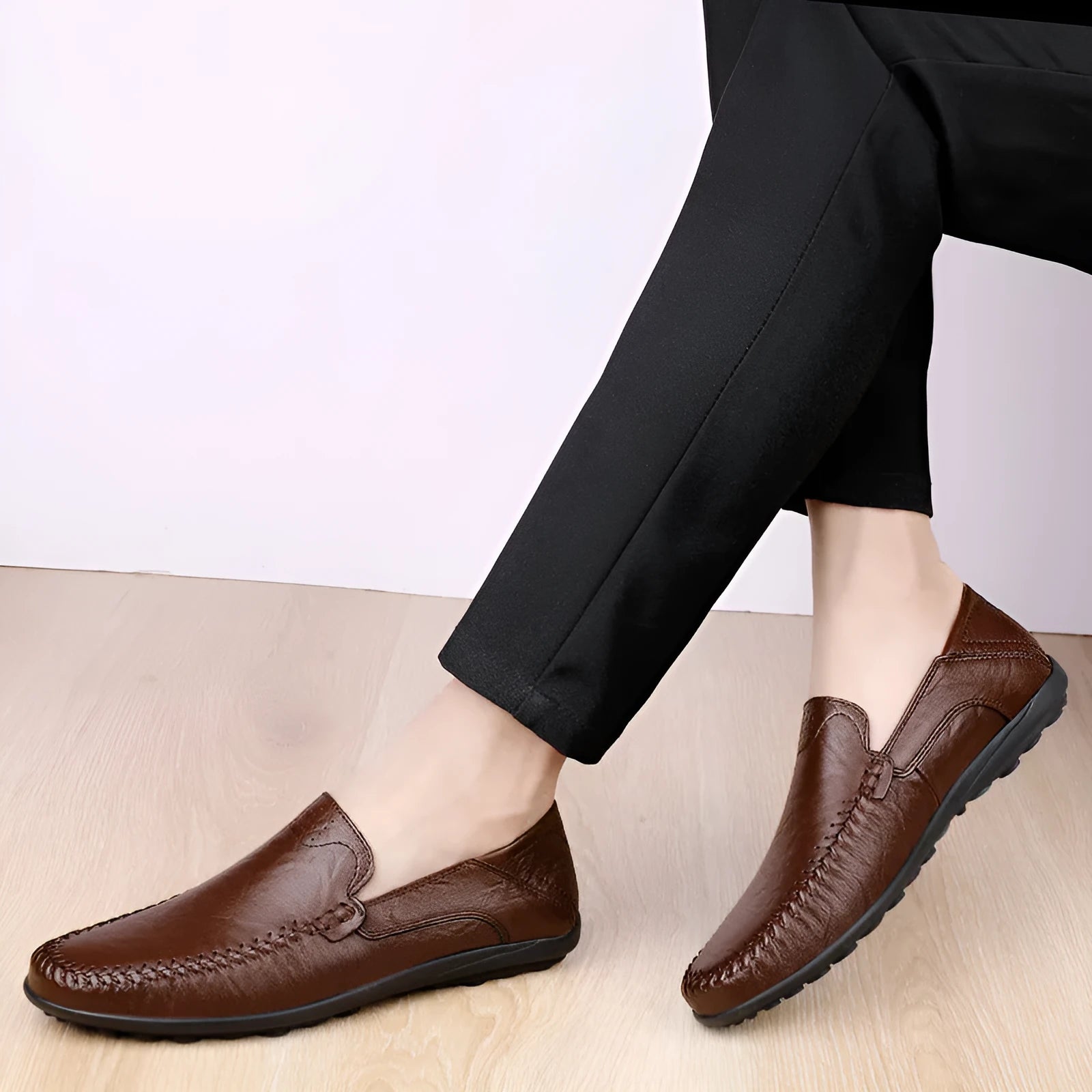 Men's brown cowhide leather shoes with round toe and flat rubber sole business casual design