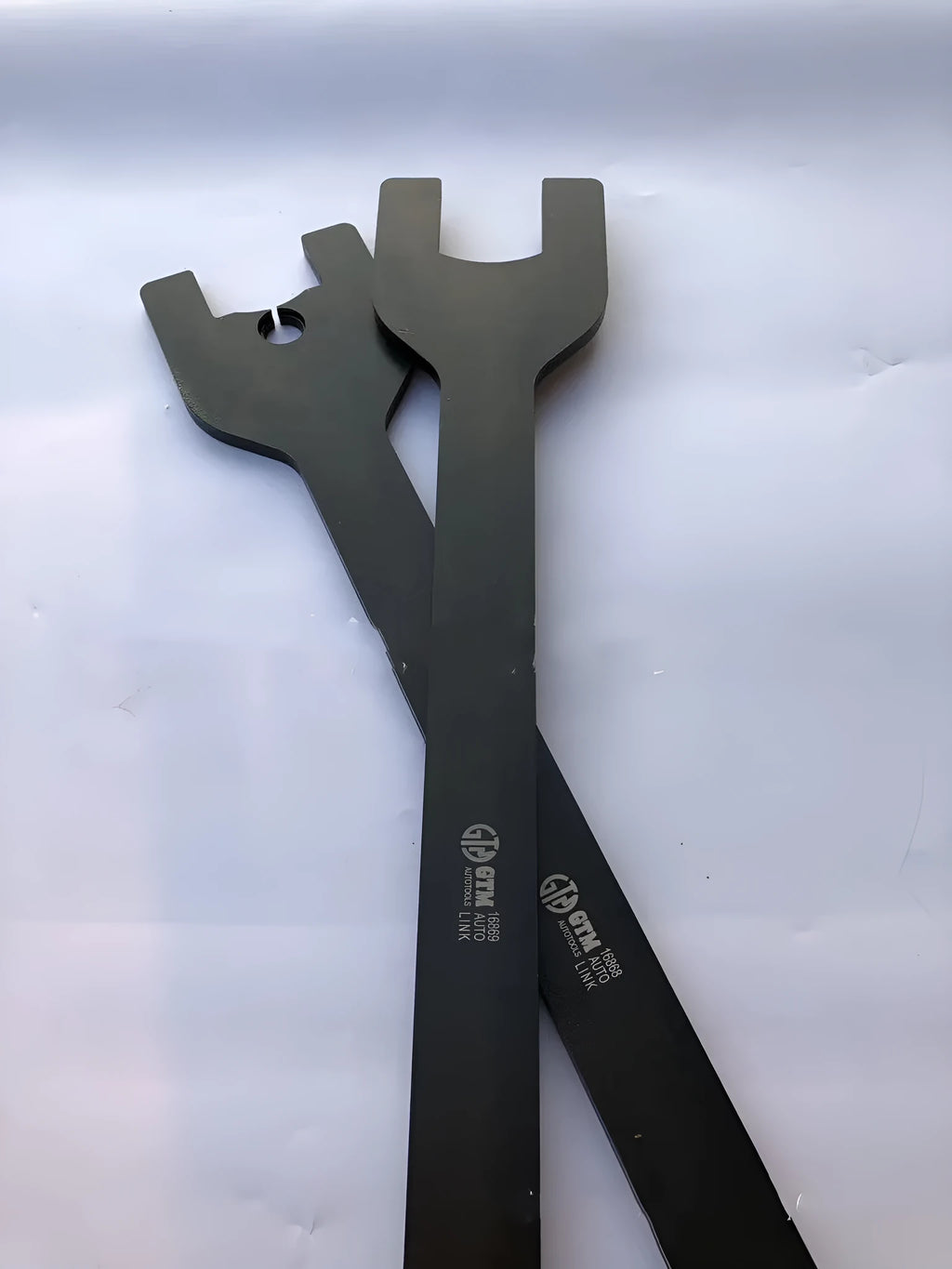 Land Rover fan wrench set showing 36mm and 40mm alloy steel spanners