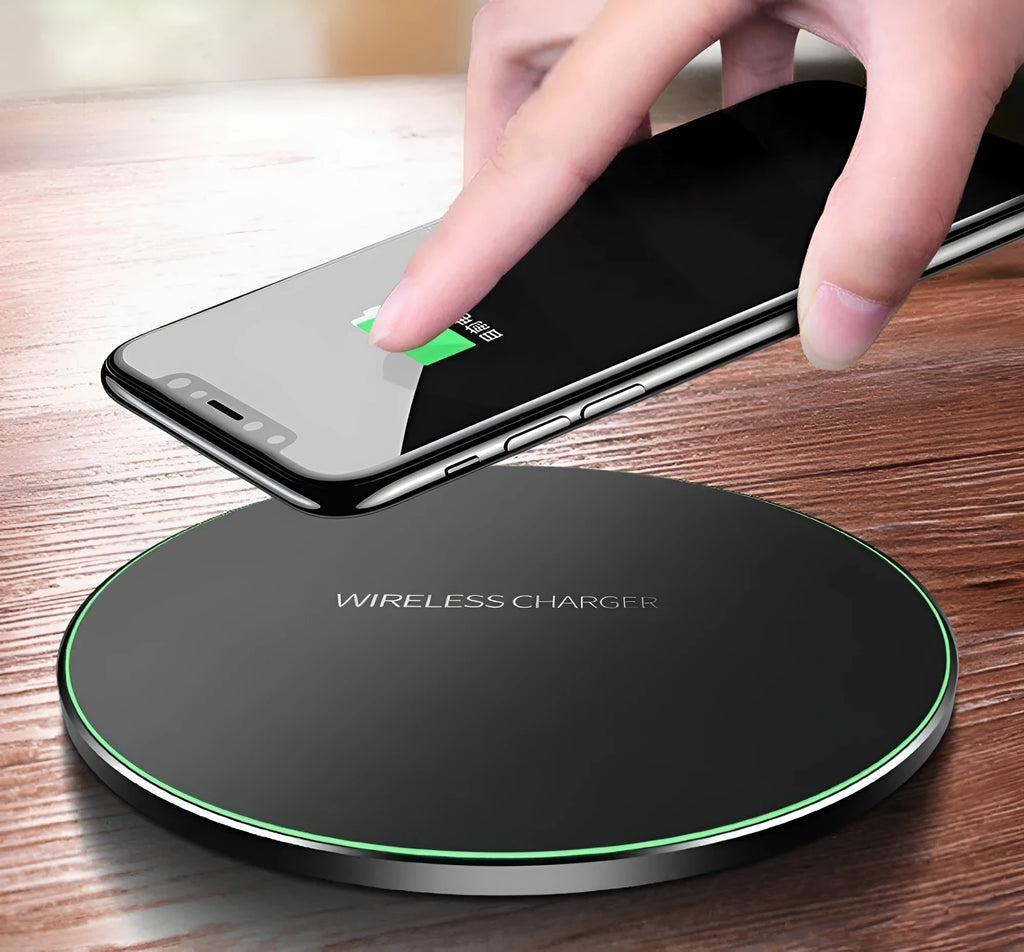 Black ultra-thin wireless charging pad with 98mm square surface for smartphone fast charging
