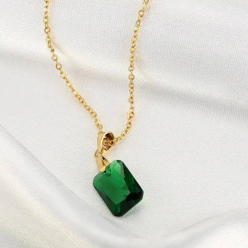 Copper rectangular geometric pendant necklace with O-ring chain in green colour