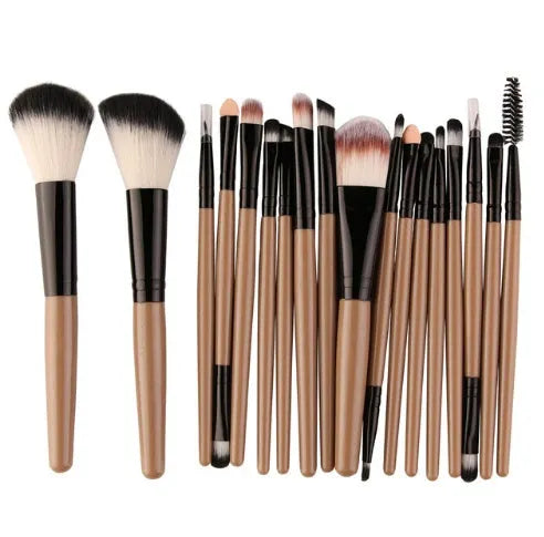 MAANGE 18 piece makeup brush set with fan-shaped brushes for contouring and blending