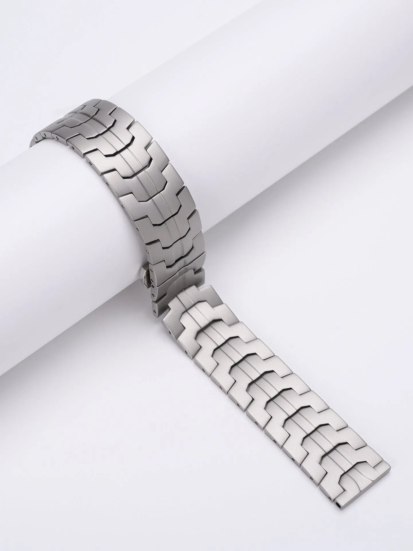 Stainless steel watch band for Samsung Galaxy Watch in silver, black, titanium, blue, and two-tone colour options.