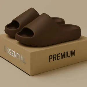 Women's thick-soled beach slippers in various colours with an injection-moulded EVA sole.