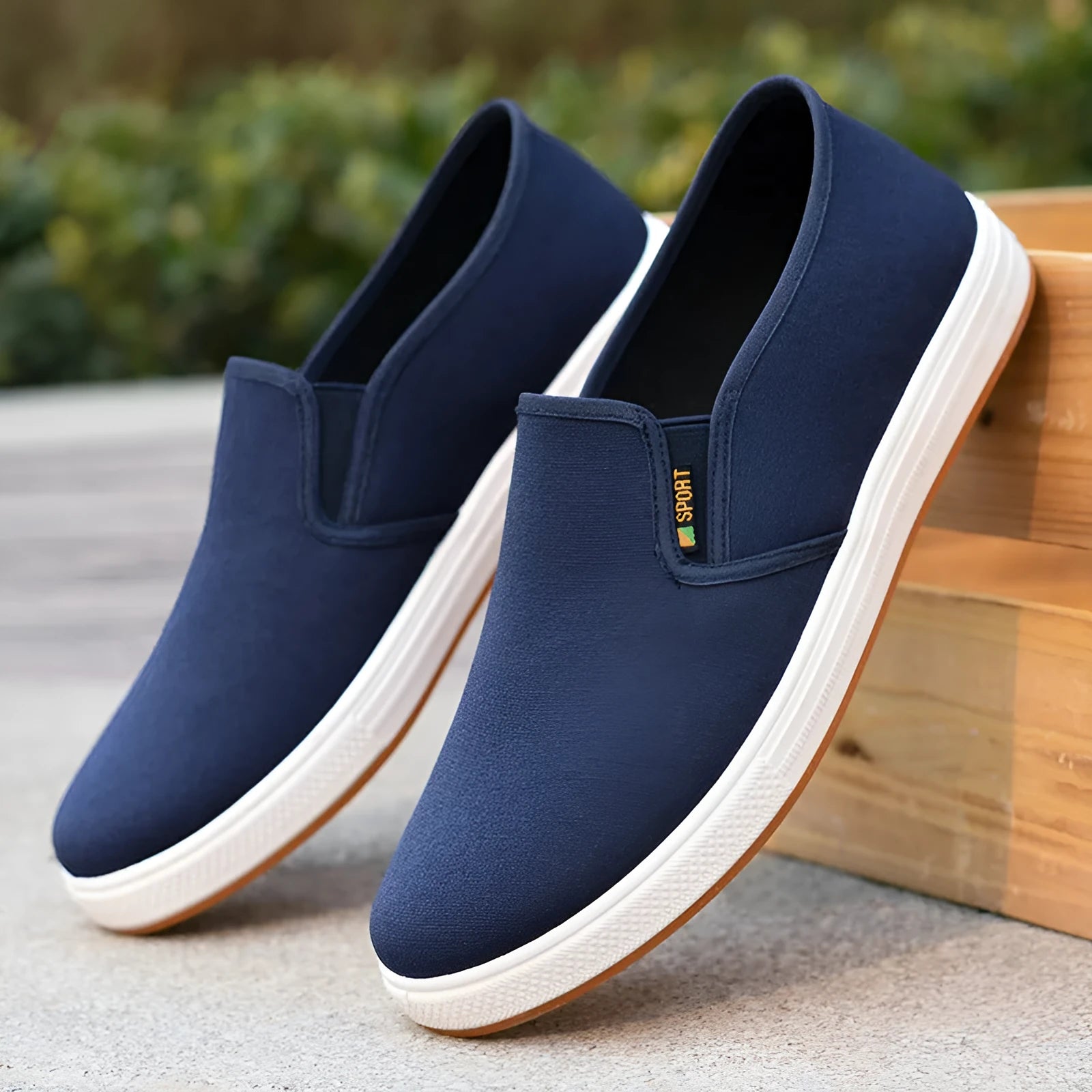 Men's low-top canvas slip-on shoes in BK Black colour with round toe design