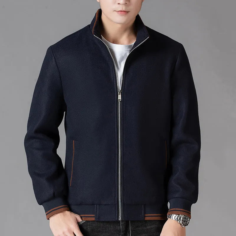 Men's grey polyester fleece autumn jacket with side pockets, shown in a sports-style casual fit.