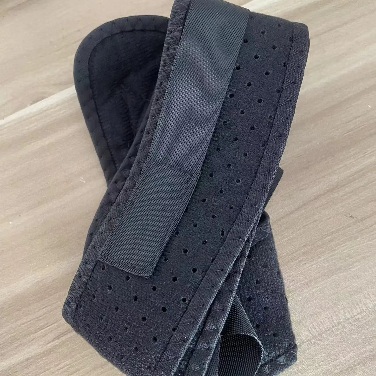 Nylon posture correction band for back support and humpback prevention during sitting