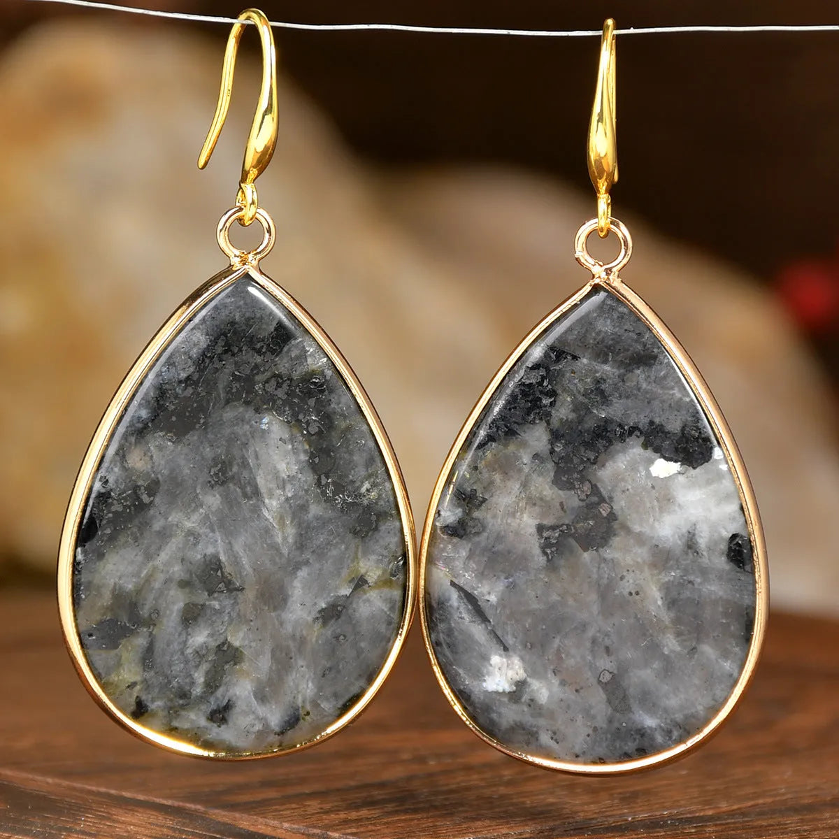 Women's water drop pendant earrings with natural stone in retro high-profile design