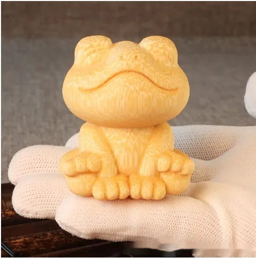 Solid bamboo smiling frog carving ornament 5cm height cartoon decoration