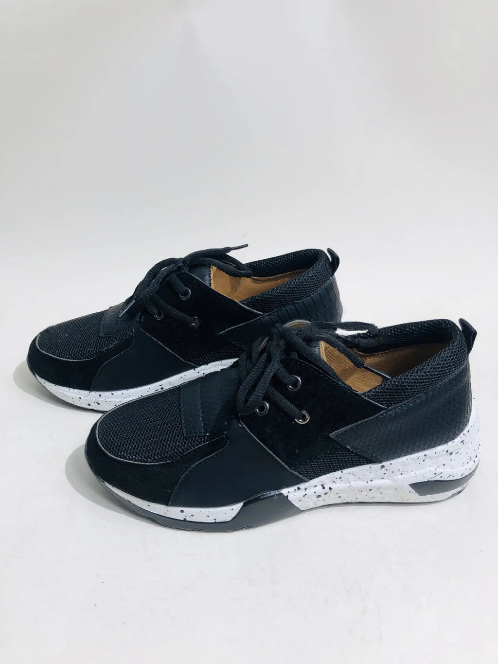 Women's wedge heel suede sneakers in leopard print with round toe and low-cut design