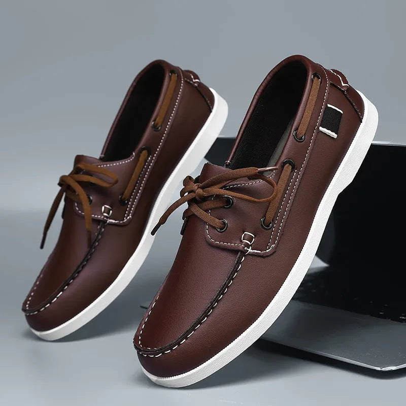 Men's solid-colour casual shoes with a round toe and flat heel, shown in an artificial PU material.